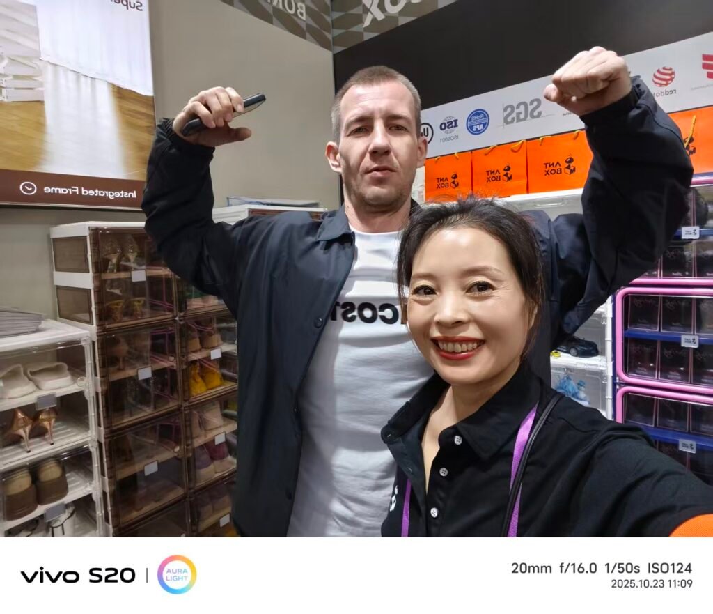 Durable-&-Foldable-Wardrobes-Patented-Quick-Install-ANTBOX